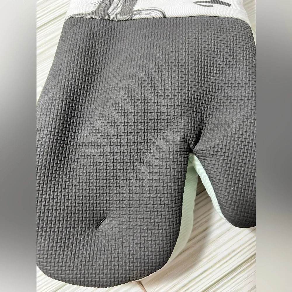 Disney‎ Mickey Mouse 2 pack Oversized Oven Mitts Mint-Green Black 13.75 x 7 in